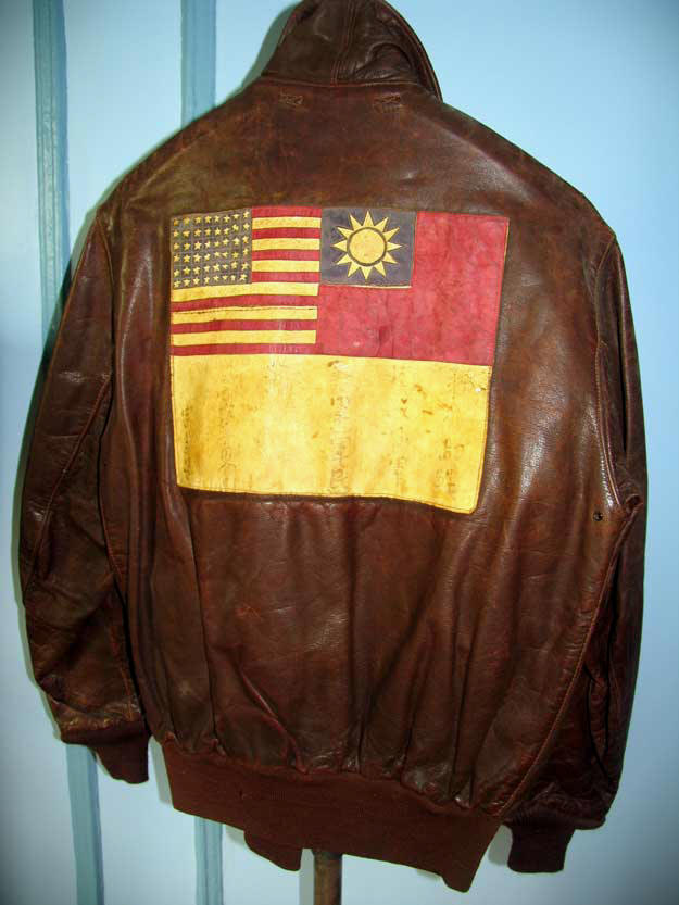 WWII 'Eager Beaver Bombing Compzny 492nd Bomb SquadronSquadron A-2 Horsehide Leather Flight Jacket